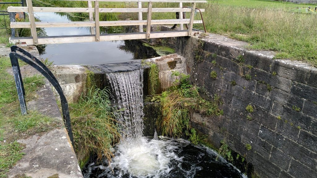 Weir at Tewitfield Bottom Lock