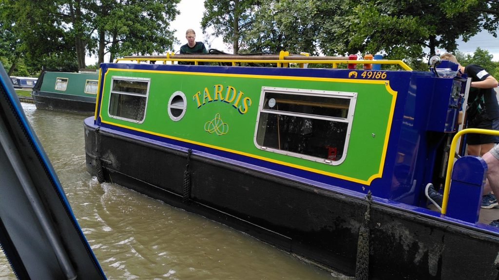 Short Narrowboat "Tardis"